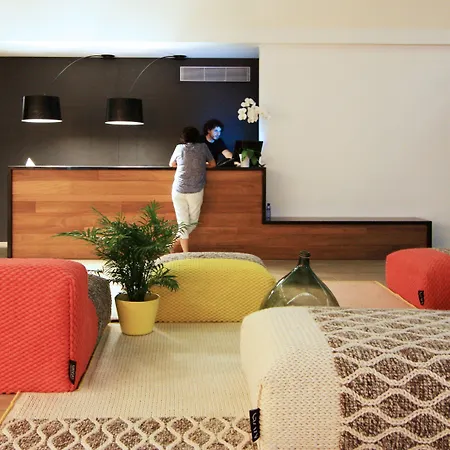 호텔 Raval De La Mar 4*